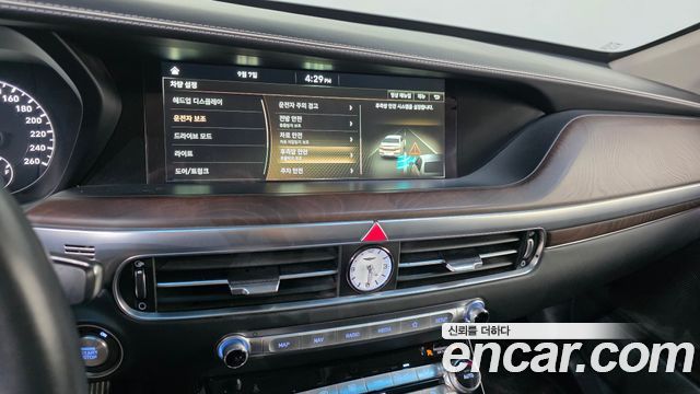 Genesis G90 5.0 AWD Limousine Prestige 2019 — фото 16