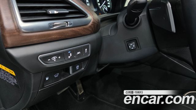 Genesis G90 5.0 AWD Limousine Prestige 2019 — фото 18