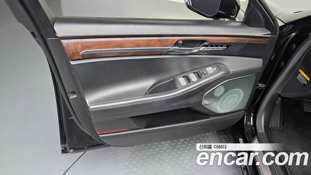 Genesis G90 5.0 AWD Limousine Prestige 2019 — фото 23