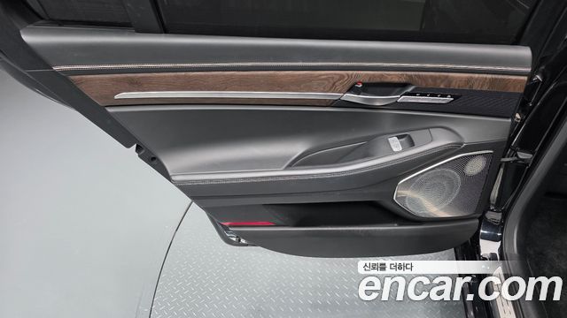 Genesis G90 5.0 AWD Limousine Prestige 2019 — фото 24
