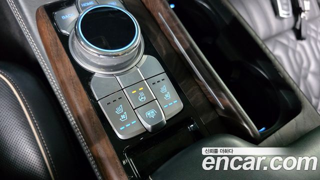 Genesis G90 5.0 AWD Limousine Prestige 2019 — фото 26