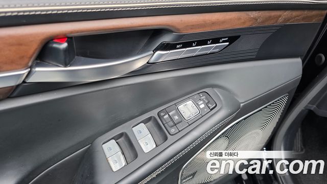 Genesis G90 5.0 AWD Limousine Prestige 2019 — фото 27