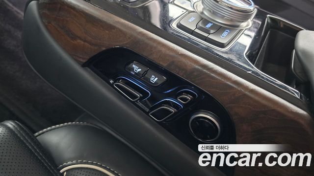 Genesis G90 5.0 AWD Limousine Prestige 2019 — фото 31