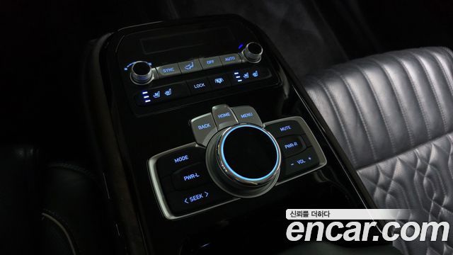 Genesis G90 5.0 AWD Limousine Prestige 2019 — фото 32