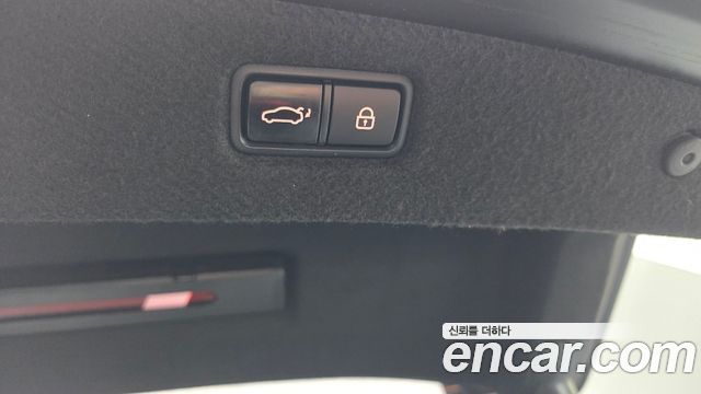 Genesis G90 5.0 AWD Limousine Prestige 2019 — фото 35