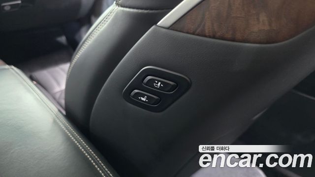 Genesis G90 5.0 AWD Limousine Prestige 2019 — фото 36