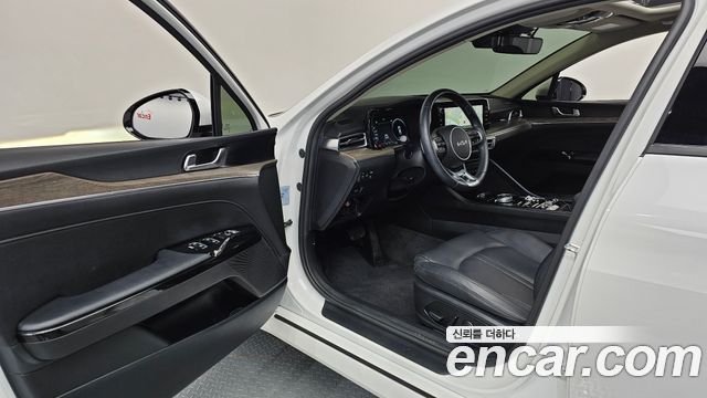 Kia K5 (III) 2.0 Noblesse 2023 — фото 10