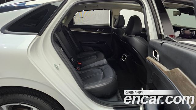 Kia K5 (III) 2.0 Noblesse 2023 — фото 11