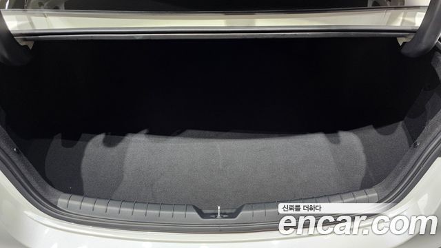 Kia K5 (III) 2.0 Noblesse 2023 — фото 20