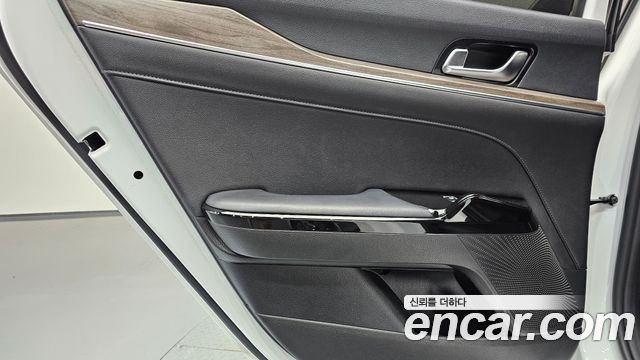 Kia K5 (III) 2.0 Noblesse 2023 — фото 25