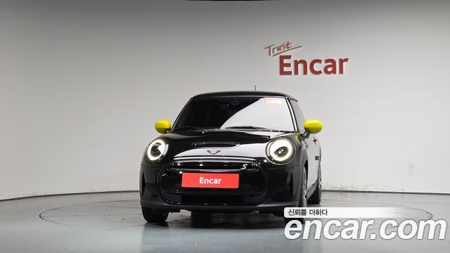 MINI Cooper Electric SE Classic 3rd 2022 — фото 3