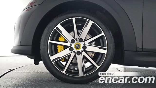 MINI Cooper Electric SE Classic 3rd 2022 — фото 5