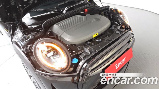 MINI Cooper Electric SE Classic 3rd 2022 — фото 6