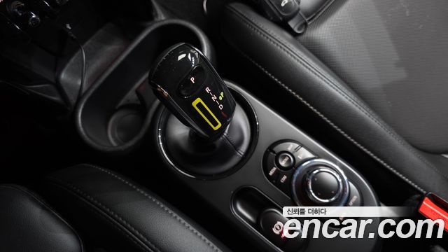 MINI Cooper Electric SE Classic 3rd 2022 — фото 9