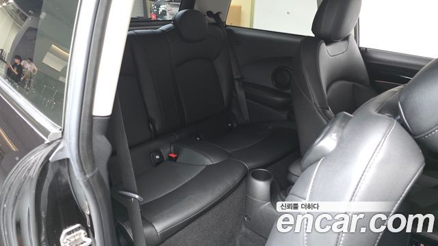 MINI Cooper Electric SE Classic 3rd 2022 — фото 11