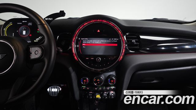 MINI Cooper Electric SE Classic 3rd 2022 — фото 14