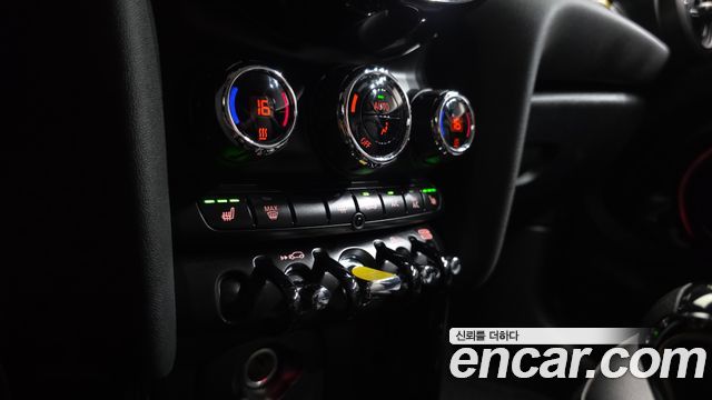 MINI Cooper Electric SE Classic 3rd 2022 — фото 17