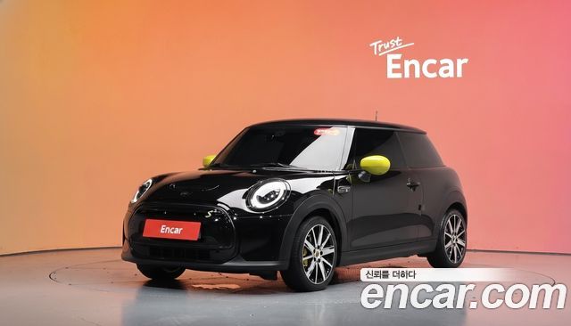 MINI Cooper Electric SE Classic 3rd 2022 — фото 1