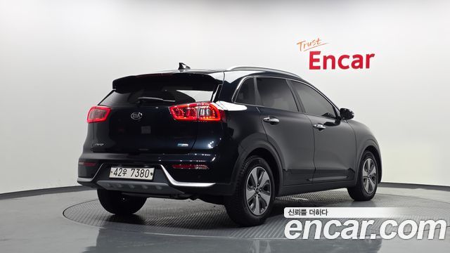 Kia Niro Noblesse 2019 — фото 2
