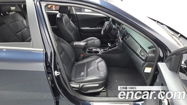 Kia Niro Noblesse 2019 — фото 26