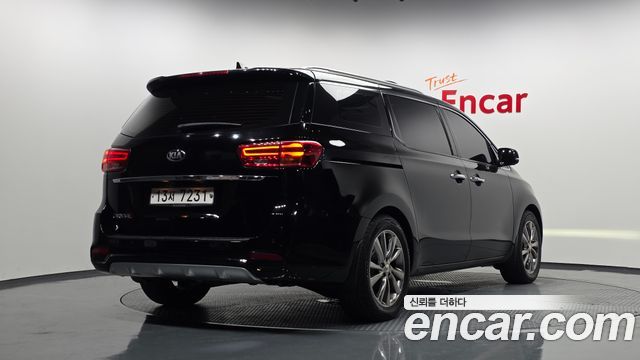 Kia Carnival 9-Seater Noblesse Special 2019 — фото 2