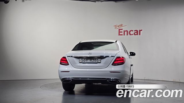 Mercedes-Benz E-Class (W213) E220d Exclusive 2018 — фото 4