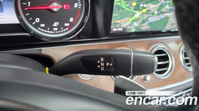 Mercedes-Benz E-Class (W213) E220d Exclusive 2018 — фото 9