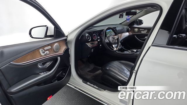 Mercedes-Benz E-Class (W213) E220d Exclusive 2018 — фото 10