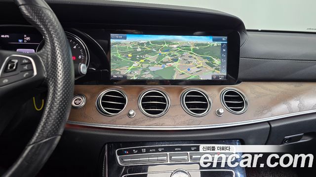 Mercedes-Benz E-Class (W213) E220d Exclusive 2018 — фото 13