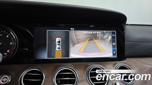 Mercedes-Benz E-Class (W213) E220d Exclusive 2018 — фото 16