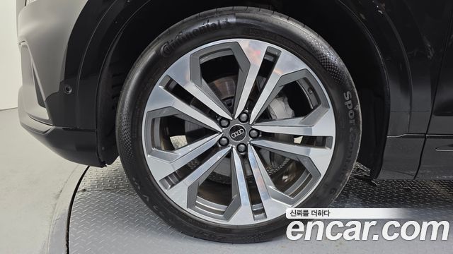 Audi Q8 (4M) 55 TFSI Quattro Premium 2023 — фото 5