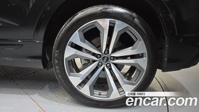 Audi Q8 (4M) 55 TFSI Quattro Premium 2023 — фото 21