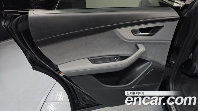 Audi Q8 (4M) 55 TFSI Quattro Premium 2023 — фото 24