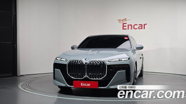 BMW i7 (G70) xDrive 60 M sport 2023 — фото 3