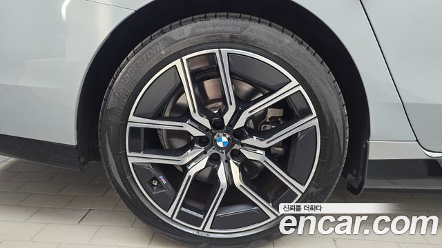 BMW i7 (G70) xDrive 60 M sport 2023 — фото 5