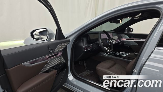 BMW i7 (G70) xDrive 60 M sport 2023 — фото 10