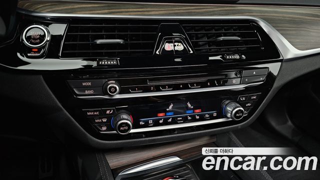 BMW 5 Series (G30) 520d M Sport Package Plus 2017 — фото 32