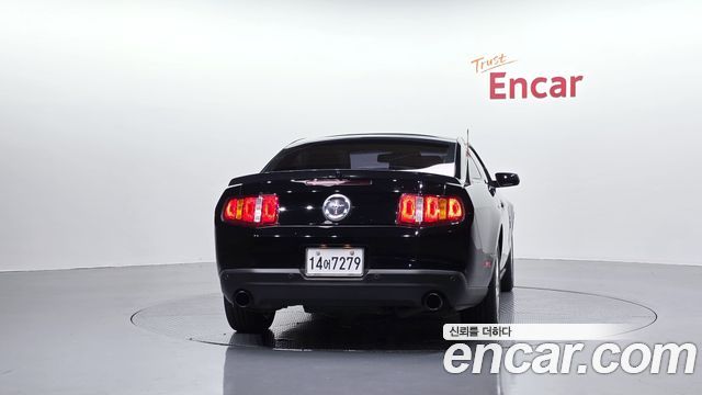 Ford Mustang Coupe 2012 — фото 4