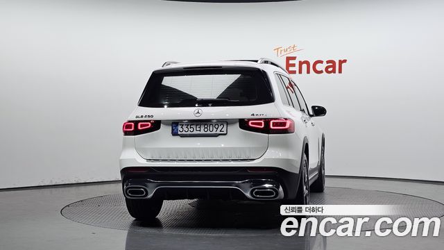 Mercedes-Benz GLB-Class (X247) GLB250 4MATIC 2021 — фото 4
