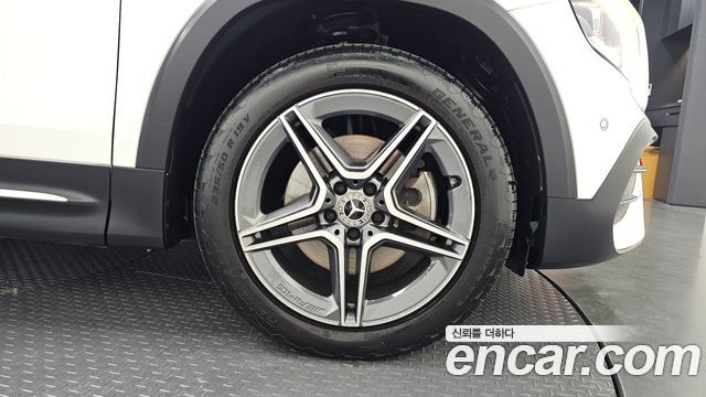 Mercedes-Benz GLB-Class (X247) GLB250 4MATIC 2021 — фото 21