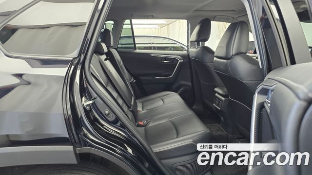 Toyota RAV4 (V) 2,5 4WD Hybrid LTD 2023 — фото 11