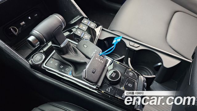 Kia Sportage (V) Gasoline 1.6 Turbo 2WD Prestige 2024 — фото 9