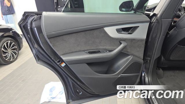 Audi Q8 (4M) 55 TFSI Quattro Premium 2022 — фото 25
