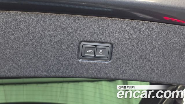 Audi Q8 (4M) 55 TFSI Quattro Premium 2022 — фото 26