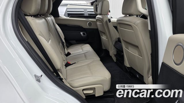 Land Rover Discovery 5 2.0 SD4 SE 2019 — фото 12