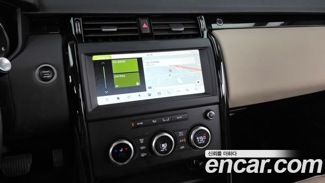 Land Rover Discovery 5 2.0 SD4 SE 2019 — фото 14