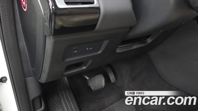 Land Rover Discovery 5 2.0 SD4 SE 2019 — фото 18