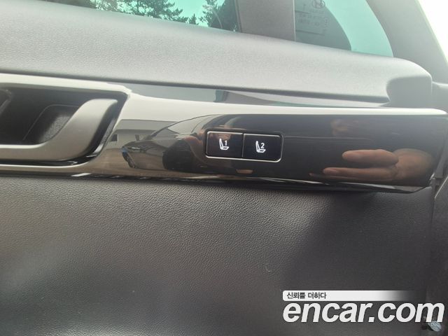 Hyundai Grandeur (GN7) 2,5 Gasoline 2WD Exclusive 2023 — фото 17