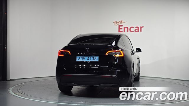 Tesla Model Y Long Range AWD 2024 — фото 4