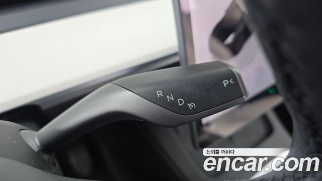 Tesla Model Y Long Range AWD 2024 — фото 9